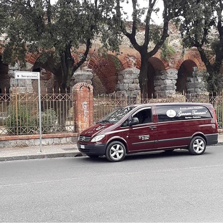 Furgone Mercedes bordeaux – Gennaro Tammaro Napoli Pozzuoli